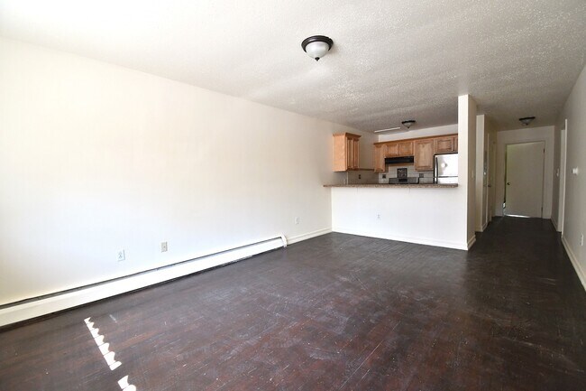 Building Photo - 485 E 140th St