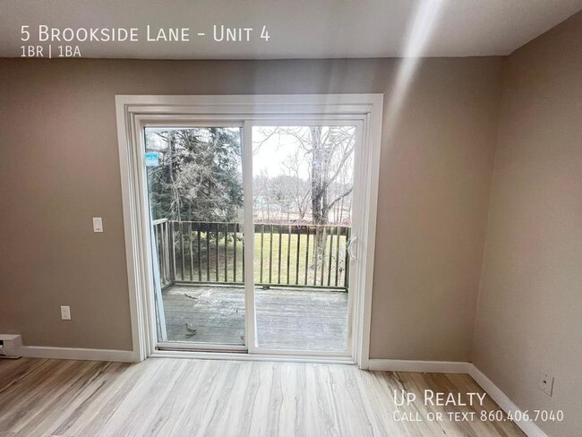 Building Photo - 5 Brookside Ln