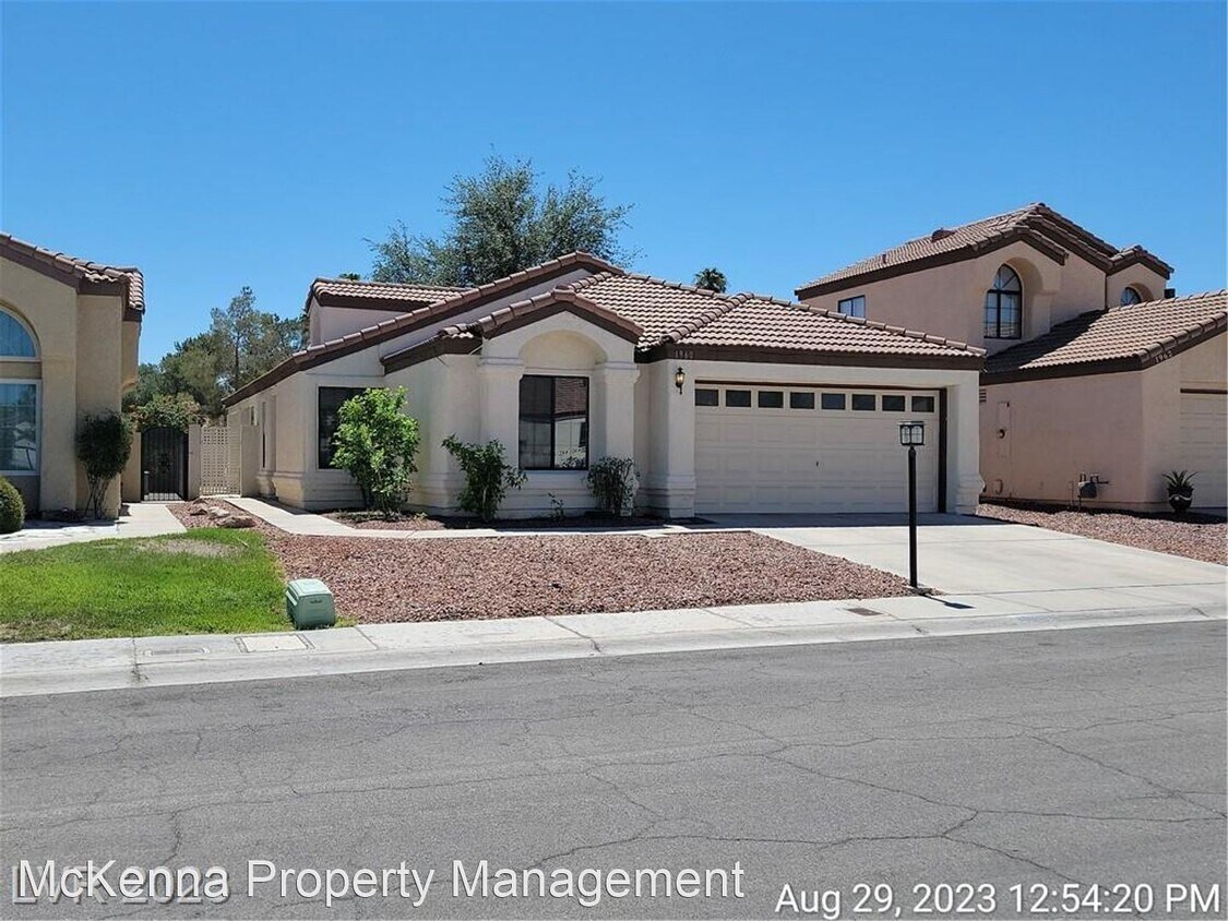 Foto principal - 3 br, 2 bath House - 1960 Magnolia Drive