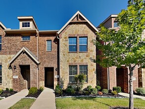 Building Photo - 2020 Saddle Wy