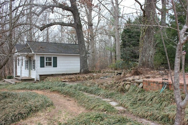 Building Photo - 301 Marseille Dr