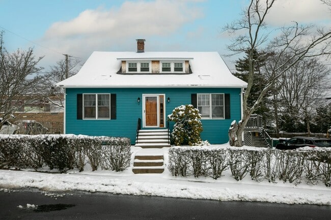 Building Photo - 12 Ledyard St