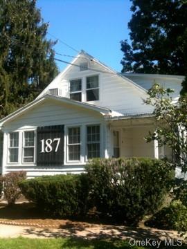 Primary Photo - 187 W Clarkstown Rd
