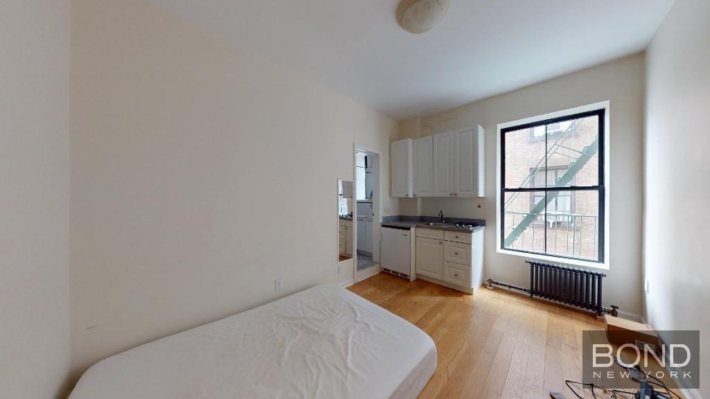 Primary Photo - 53 W 72nd St