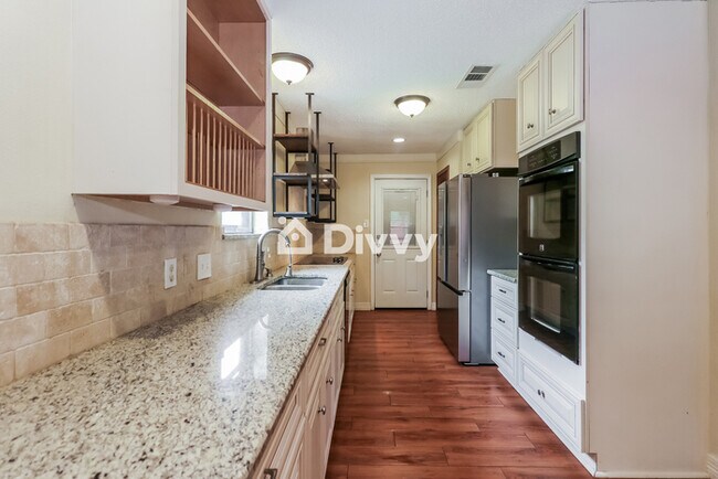 Foto del edificio - 58 Shady Oak Ct, Alvin, TX 77511, USA