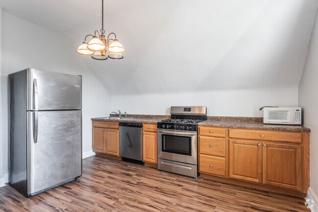 Building Photo - 2853 W Dickens Ave