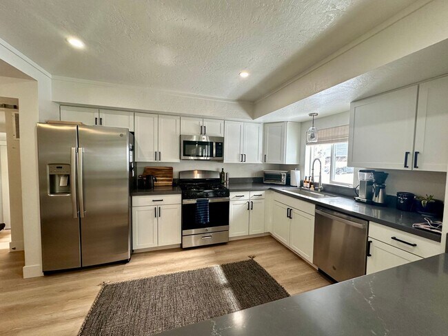 Building Photo - Remodeled Tahoe Home with 2 Car Garage in ...