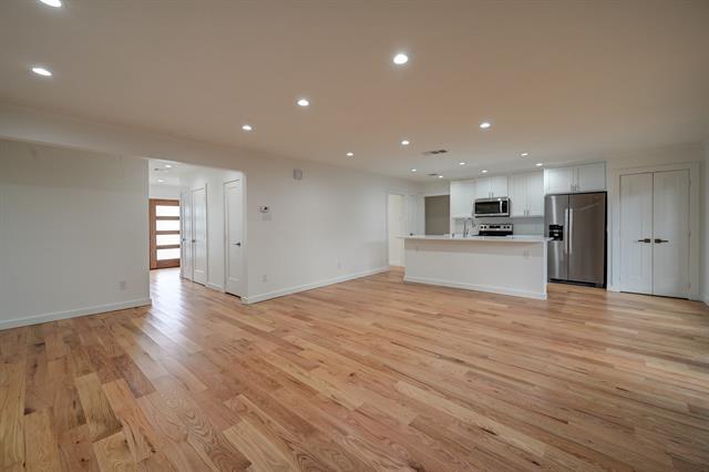 Foto del edificio - 10606 Royalwood Dr
