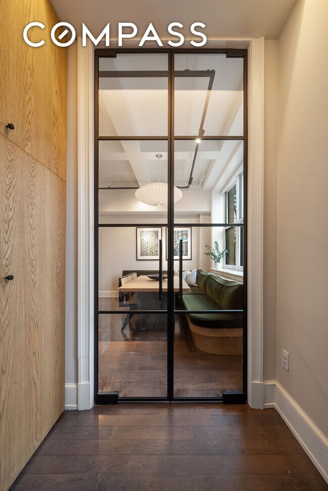 Foto del edificio - Extra Large Loft Condo in SoHo.