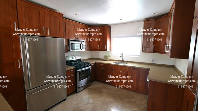 Foto del edificio - Beautiful 2 Bed, 1 Bath House with Outdoor...