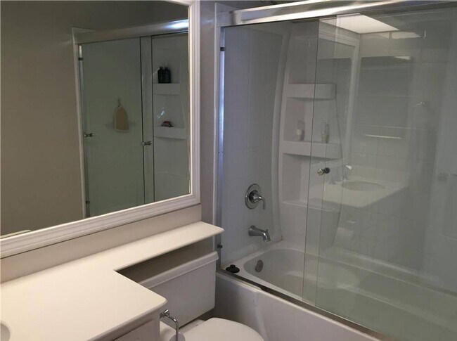 Foto del edificio - 2bed/1bath w/ 1 car garage in the heart of Mission Viejo