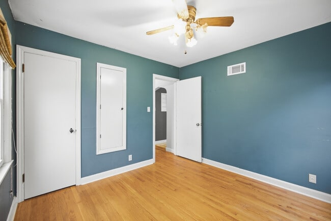 Building Photo - 343 N 62nd St