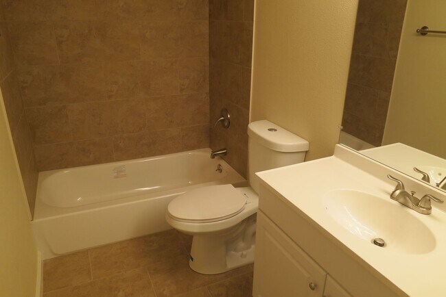 Building Photo - Cozy Two Bed Unit In Boulder