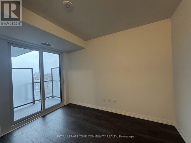 Photo du bâtiment - 280 Dundas St W