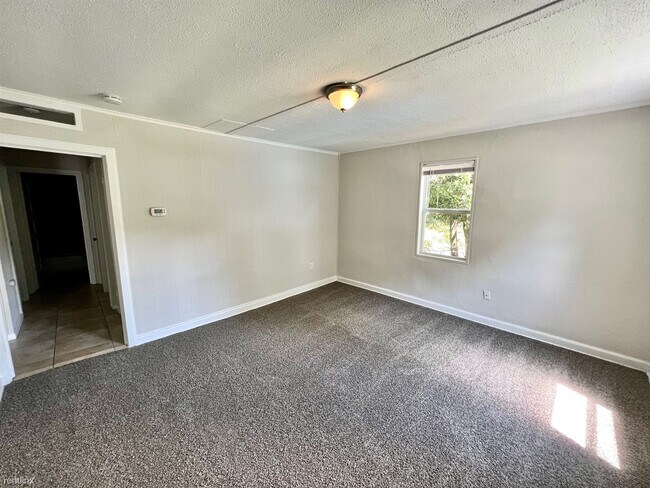 Building Photo - 2 br, 1 bath Duplex - 1932 Harvester St Un...