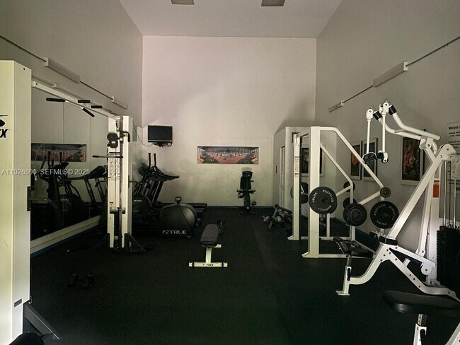 Foto del edificio - 9999 Summerbreeze Dr