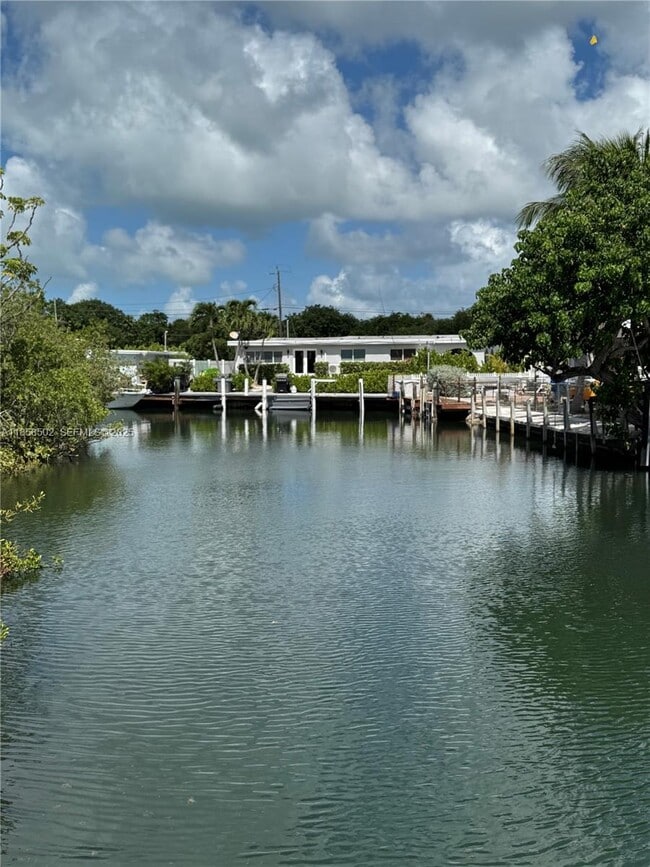 Building Photo - 1301 Grouper Dr