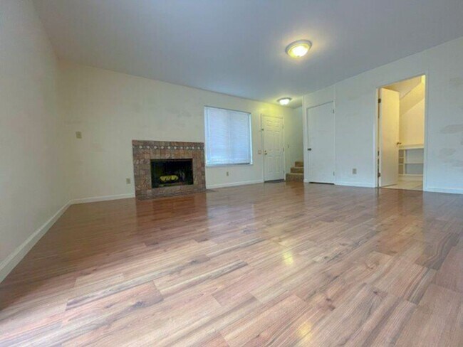 Foto del edificio - 3Bed/2.5 Bath condo in Union City, Pet Negotiable, Large Patio