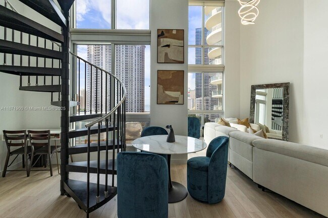 Building Photo - 300 S Biscayne Blvd