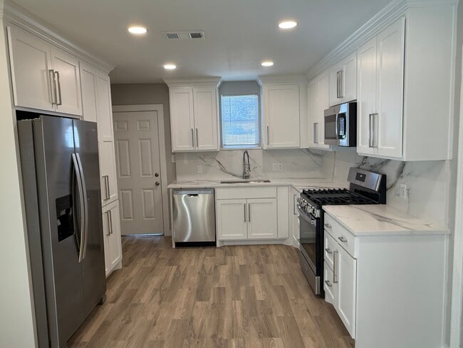 Photo - 3223 Cherrywood Ave House