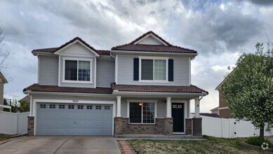 Building Photo - 9565 Castle Oaks Dr