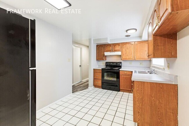 Photo - 1689 Reed St Apartment