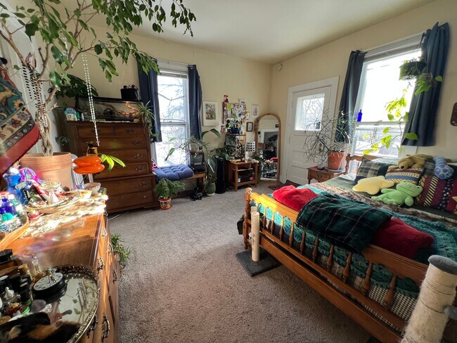 Foto del edificio - 1111 E Johnson St