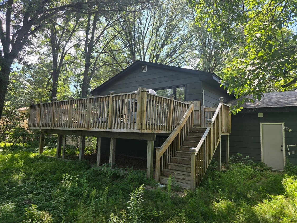Building Photo - Spacious 3-Bedroom Home in Coon Rapids