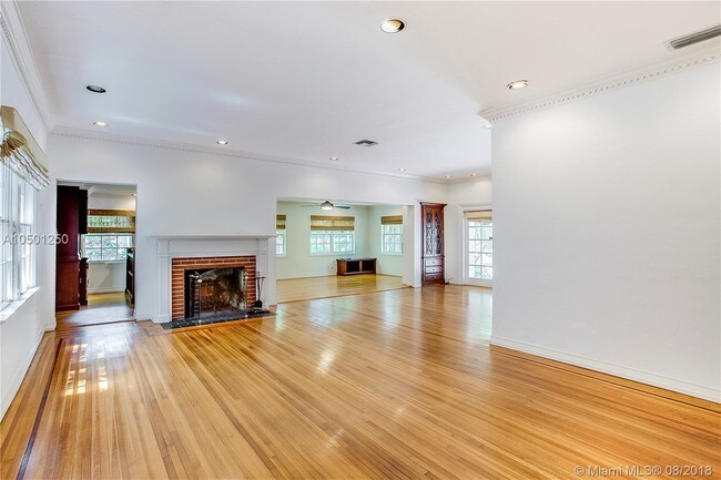 Foto del edificio - 2891 Seminole St