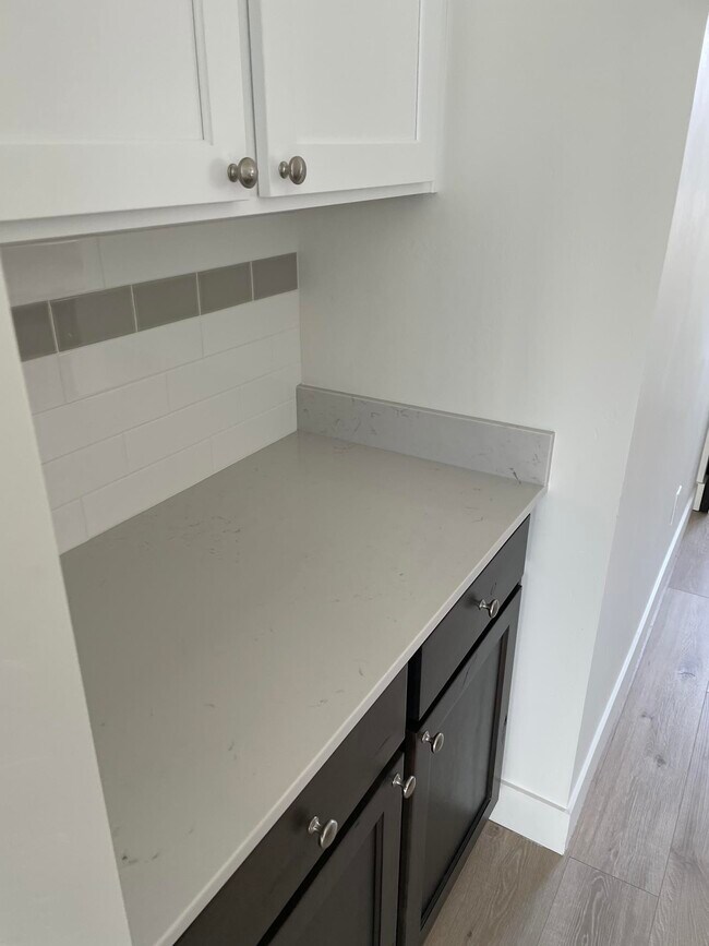 Foto del edificio - 1272 E Hudson Ave