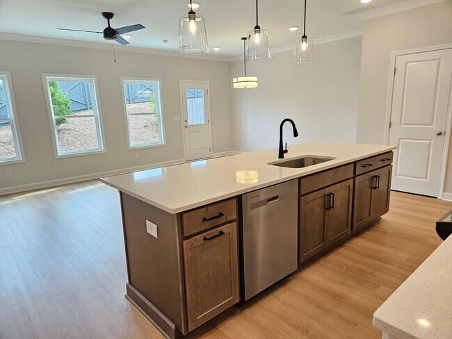 Foto del edificio - 125 Priestwood Ln