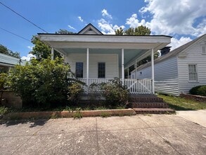 Building Photo - 7 Maverick St