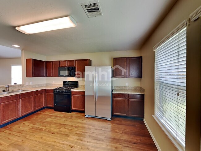 Foto del edificio - 3930 Hawthorne Glen Ct