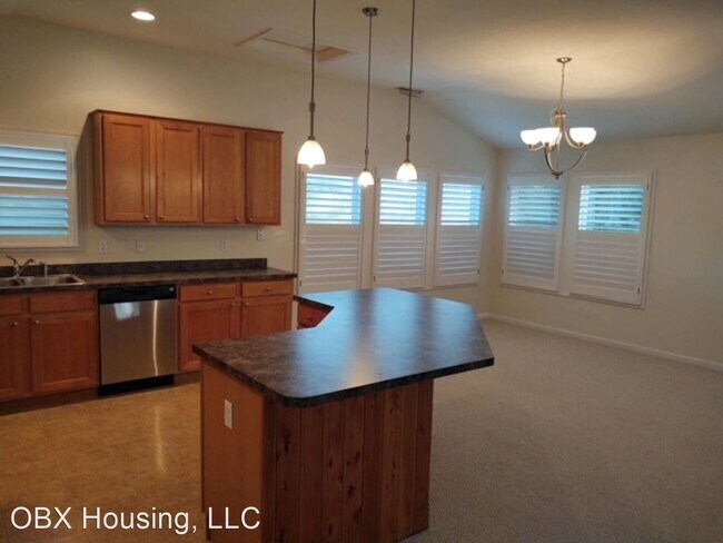 Building Photo - 3 br, 2.5 bath House - 105 Collins Ct