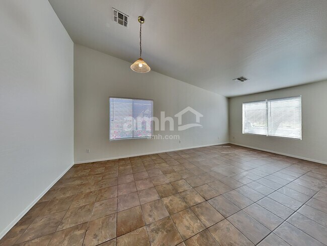 Foto del edificio - 10602 W Zak Road