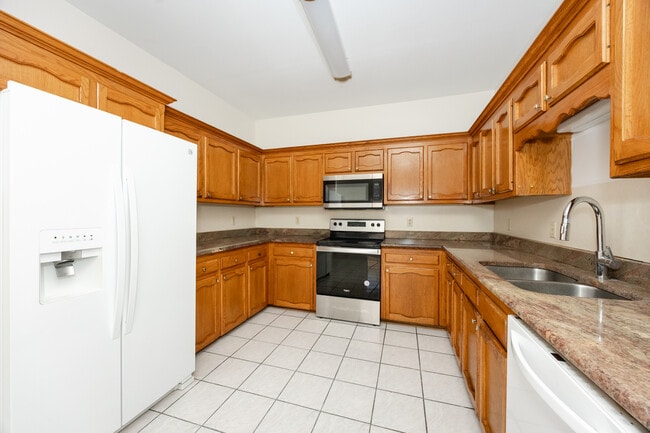 Building Photo - 9540A Lindale Ave