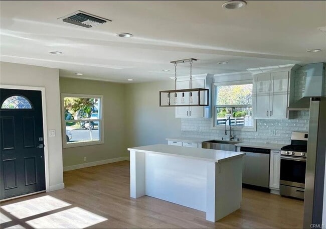 Building Photo - 8466 Quartz Ave