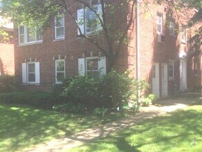 Building Photo - 2602 Central St