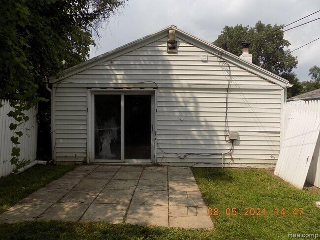 Foto del edificio - 2484 Waltz Ave