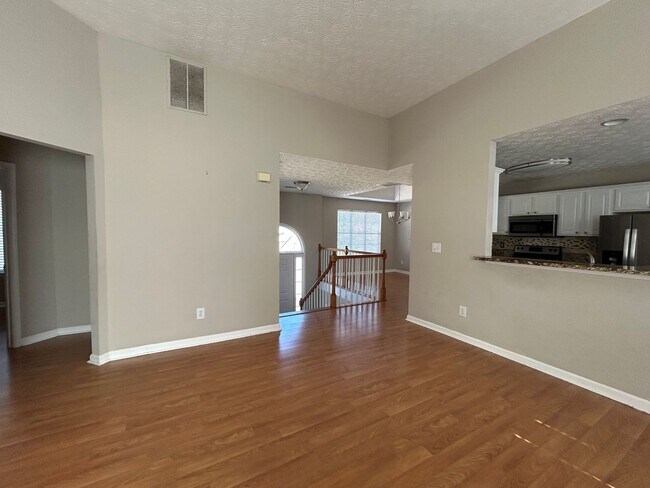 Building Photo - **PRICE IMPROVEMENT**110 Sagamore Ln: Spac...