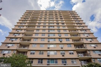 Building Photo - 1301 N Harrison St