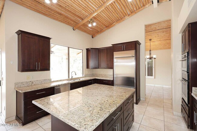 Foto del edificio - 9969 E Bayview Dr