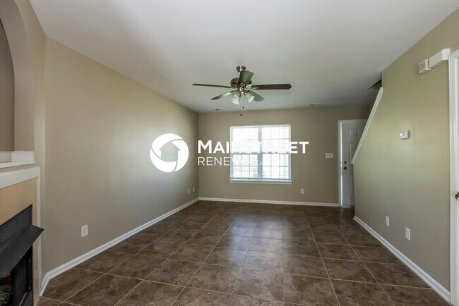 Foto del edificio - 3 Bedroom Pet-Friendly Home in Charlotte, NC with Main Street Renewal
