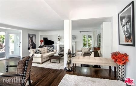 Foto del edificio - 3 br, 3 bath House - 4735 Tyrone Ave