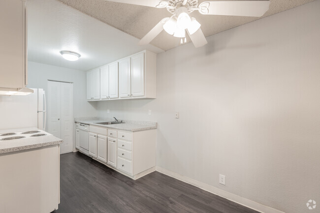 2HAB, 1BA - Fountain Grove