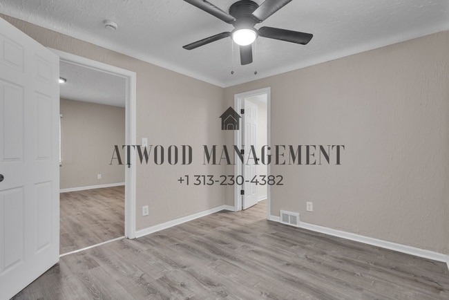 Foto del edificio - This beautifully updated 4-bedroom, 1-bath single-family home is ready for move-in!