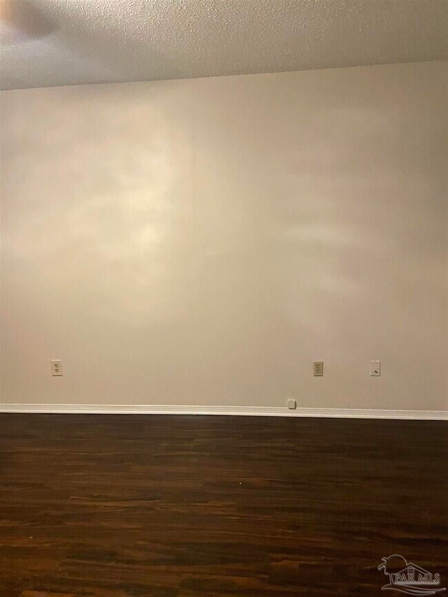 Foto del edificio - 10049 Hillview Rd