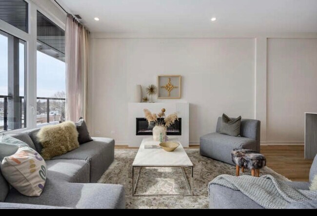 Foto del edificio - 6340 W Belmont Ave