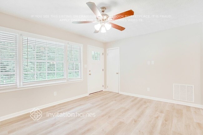 Building Photo - 7039 Carolyn Cir
