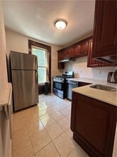 Building Photo - 580A Quincy St